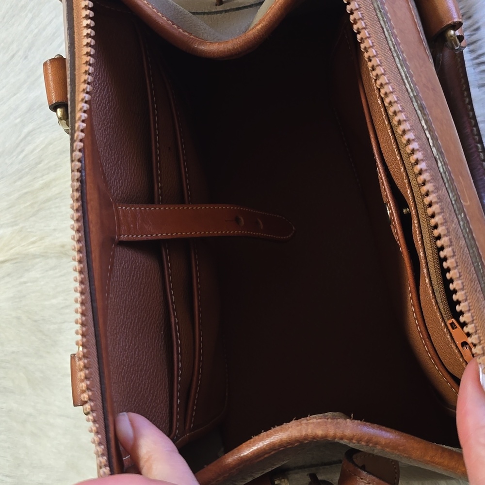 Dooney & Bourke Handbag - Picture 6 of 9